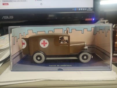 Furg ambulncia Tintn 1/43